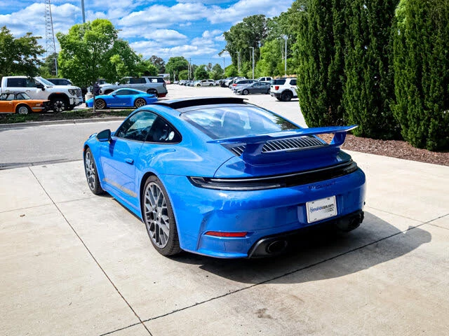 2025 Porsche 992 Carrera T - Image 8 of 31