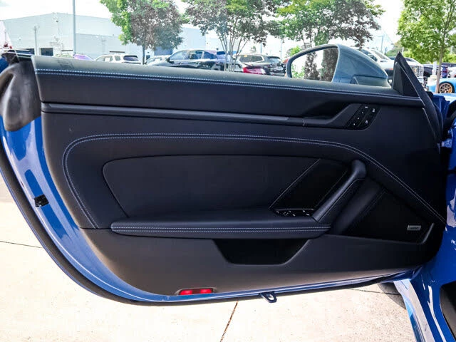 2025 Porsche 992 Carrera T - Image 14 of 31