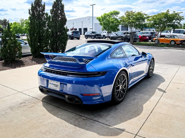 2025 Porsche 992 Carrera T - Image 10 of 31