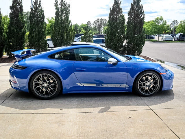 2025 Porsche 992 Carrera T - Image 11 of 31