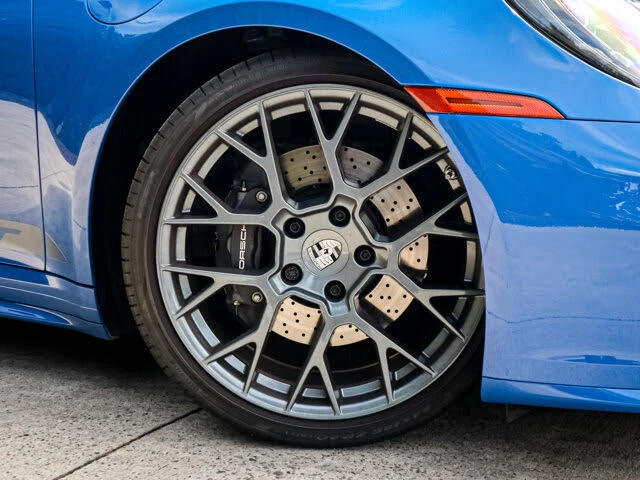2025 Porsche 992 Carrera T - Image 13 of 31