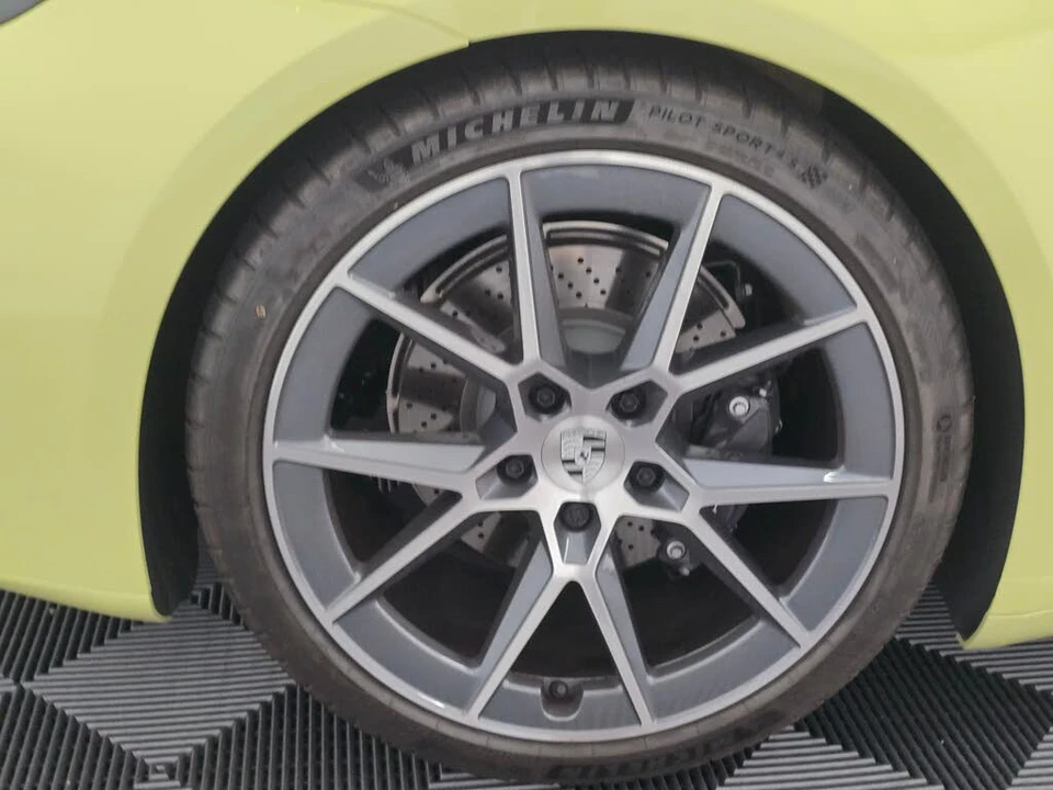 2025 Porsche 992 Carrera T - Image 23 of 31