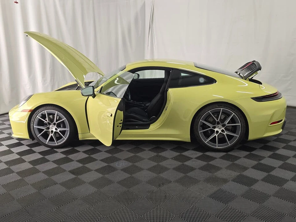 2025 Porsche 992 Carrera T - Image 13 of 31