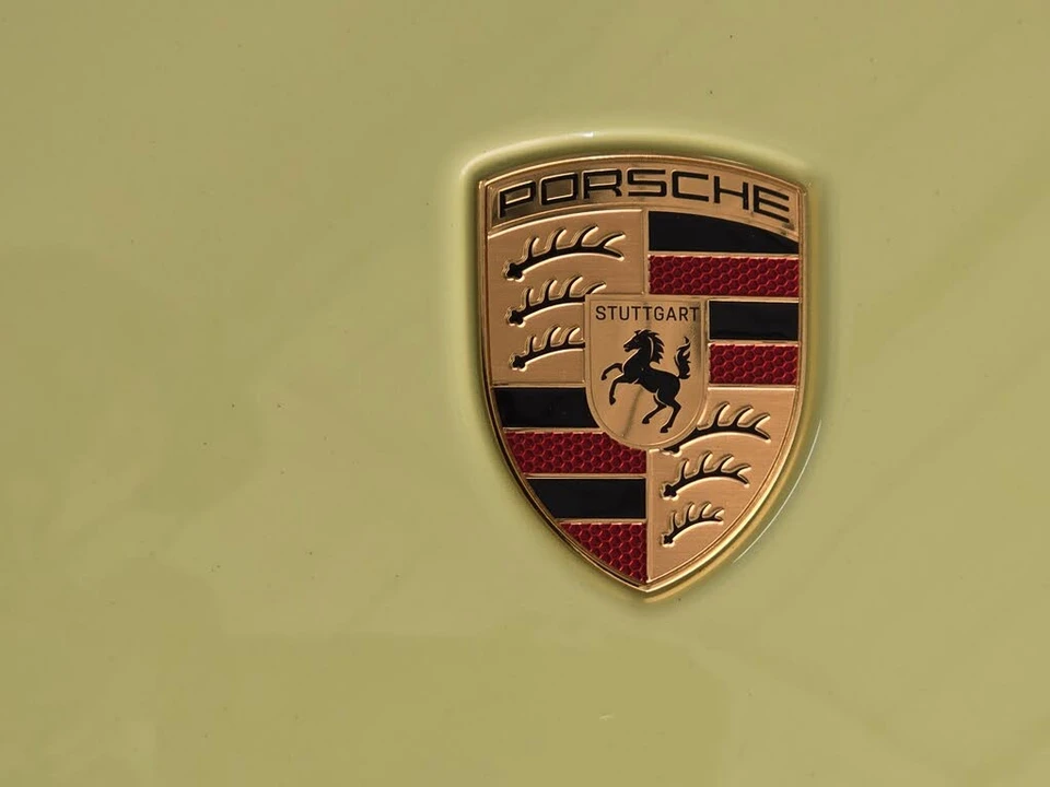 2025 Porsche 992 Carrera T - Image 27 of 31