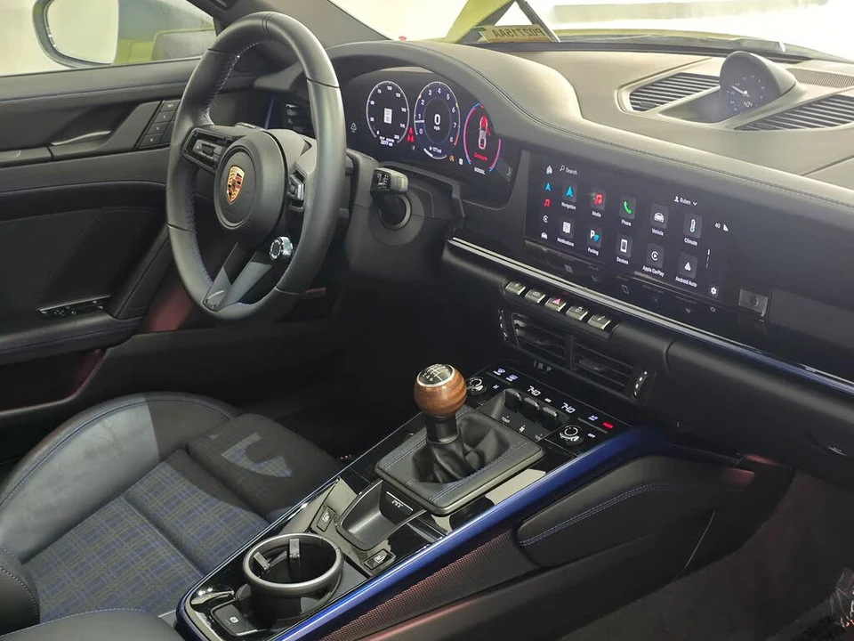 2025 Porsche 992 Carrera T - Image 21 of 31