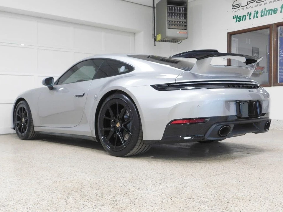 2025 Porsche 992 Carrera T - Image 16 of 31