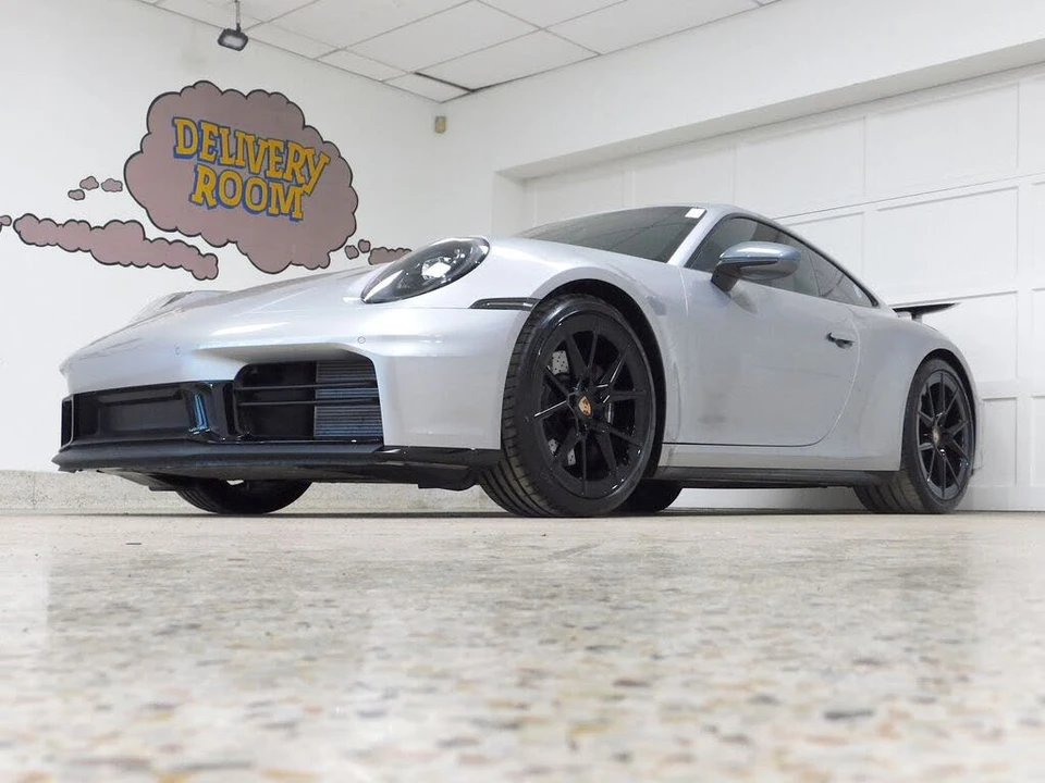 2025 Porsche 992 Carrera T - Image 17 of 31