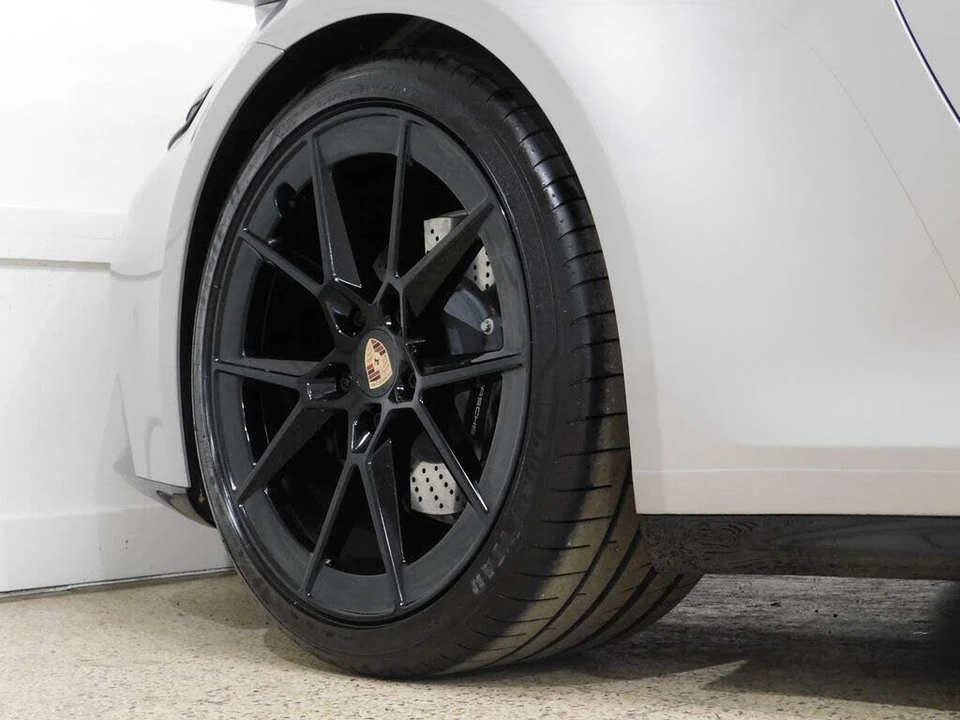 2025 Porsche 992 Carrera T - Image 21 of 31