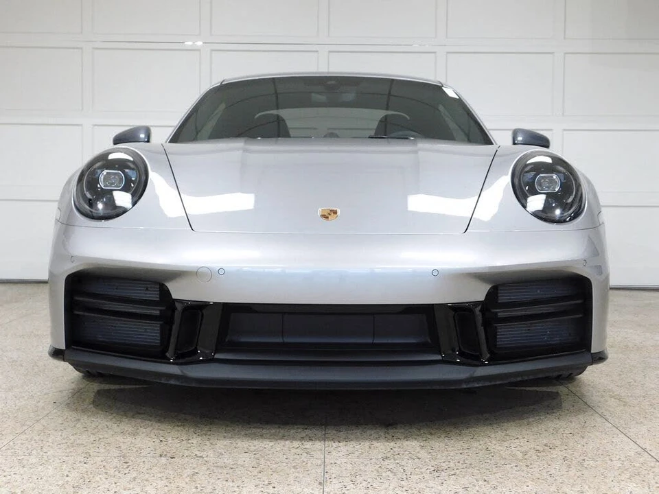 2025 Porsche 992 Carrera T - Image 12 of 31