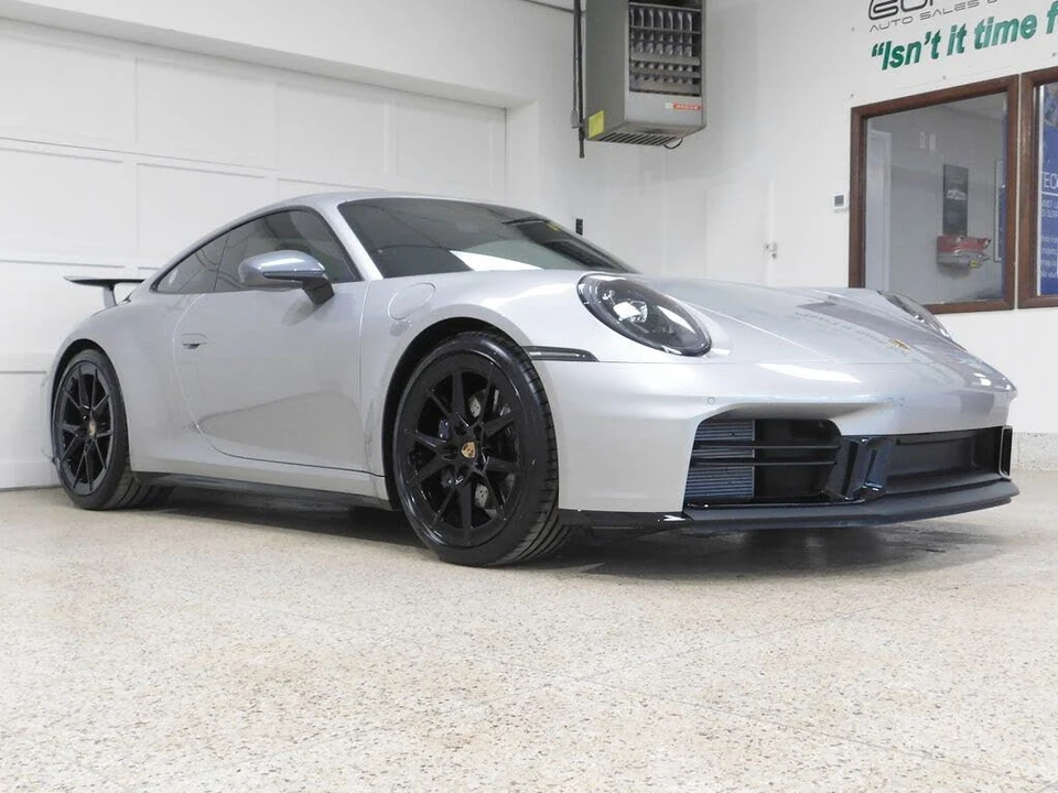 2025 Porsche 992 Carrera T - Image 13 of 31