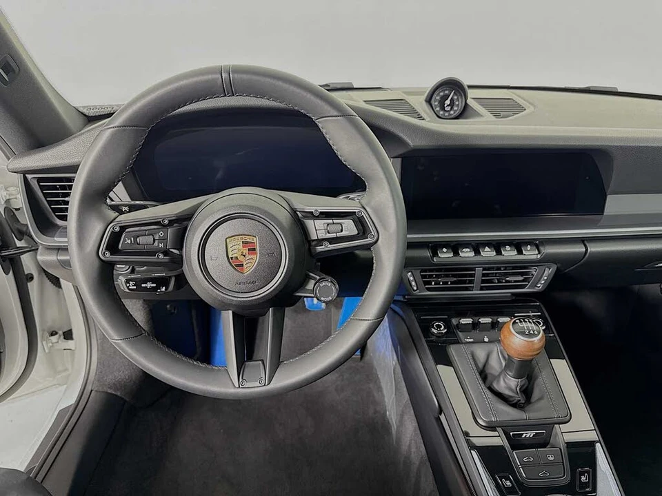 2025 Porsche 992 Carrera T - Image 24 of 31
