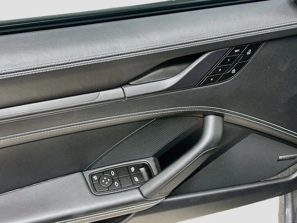2025 Porsche 992 Carrera T - Image 19 of 31