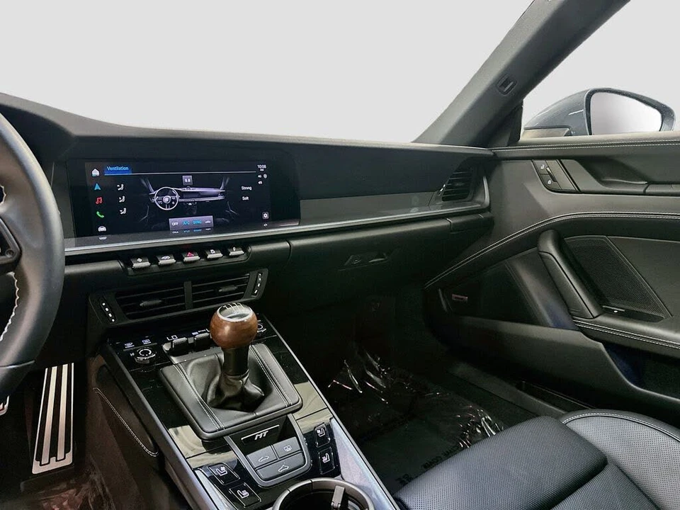 2025 Porsche 992 Carrera T - Image 24 of 31