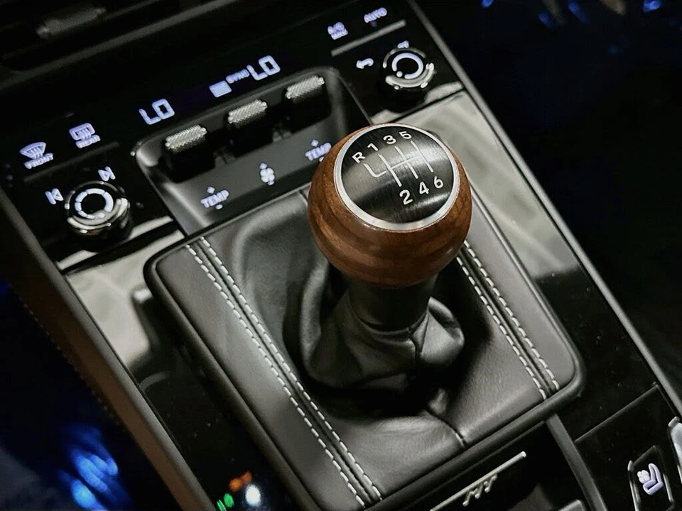 2025 Porsche 992 Carrera T - Image 18 of 31