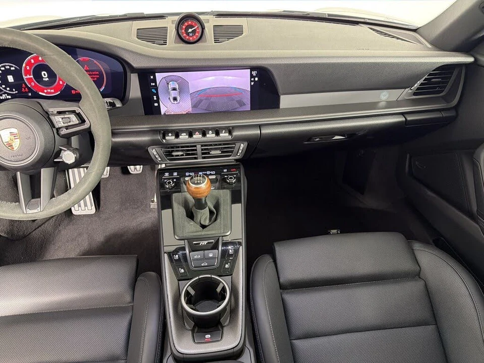 2025 Porsche 992 Carrera T - Image 17 of 30