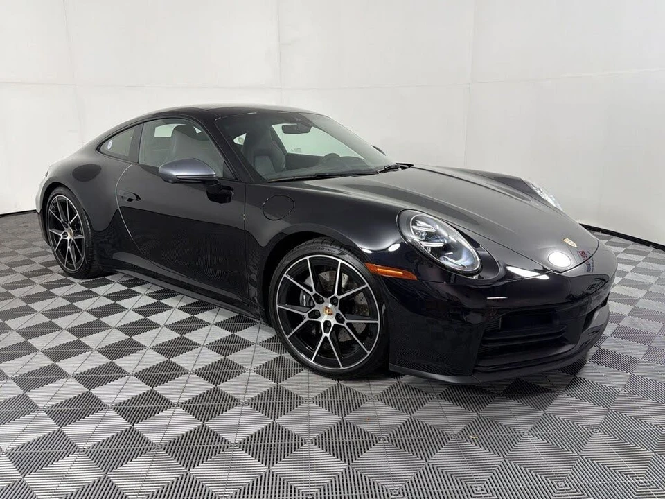 2025 Porsche 992 Carrera T - Image 7 of 30