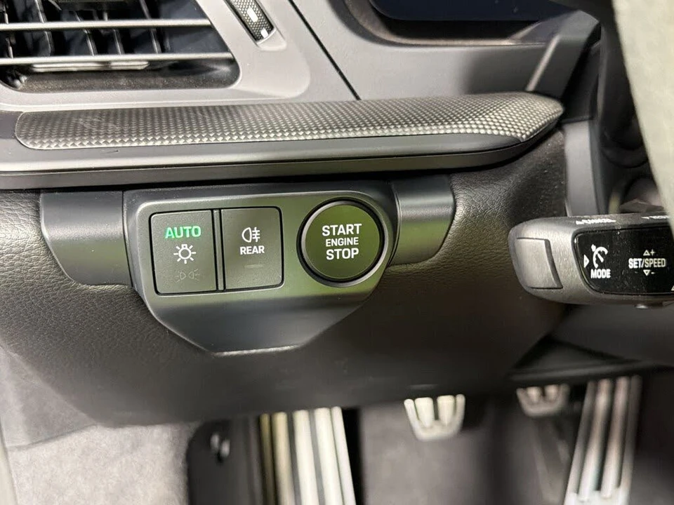 2025 Porsche 992 Carrera T - Image 19 of 30
