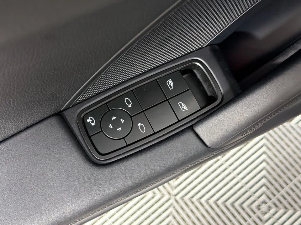 2025 Porsche 992 Carrera T - Image 14 of 30