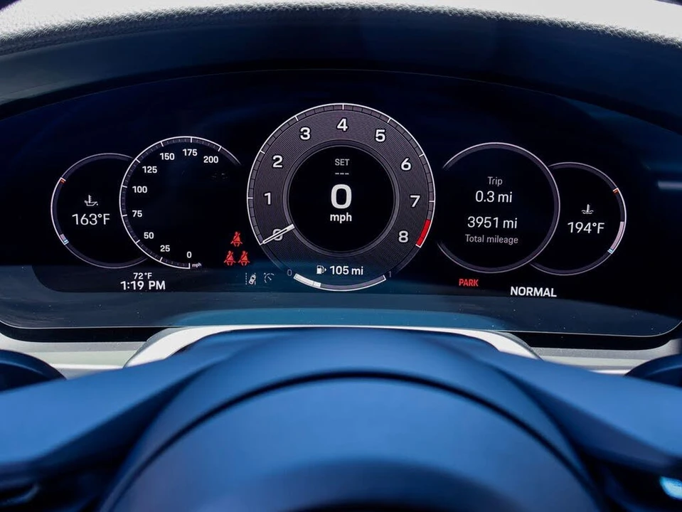 2025 Porsche 992 Carrera T - Image 18 of 31