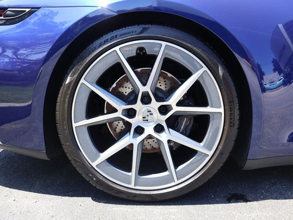 2025 Porsche 992 Carrera T - Image 27 of 31