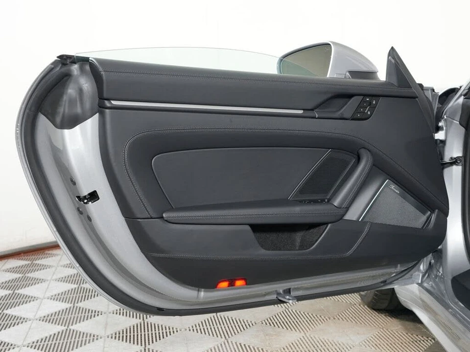 2025 Porsche 992 Carrera T - Image 22 of 31