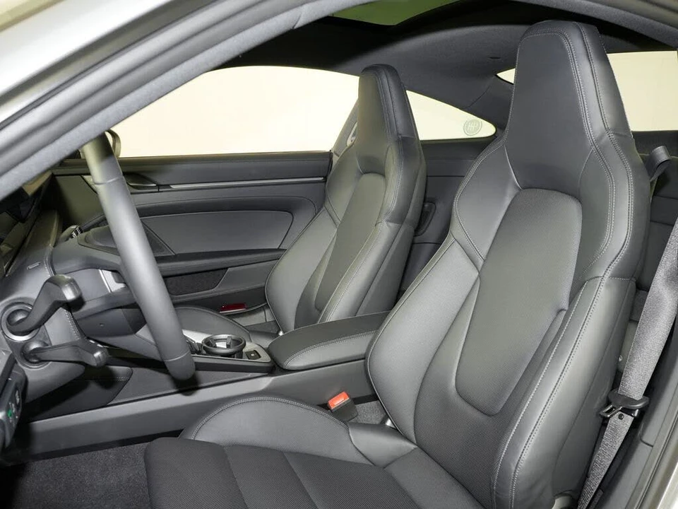 2025 Porsche 992 Carrera T - Image 5 of 31