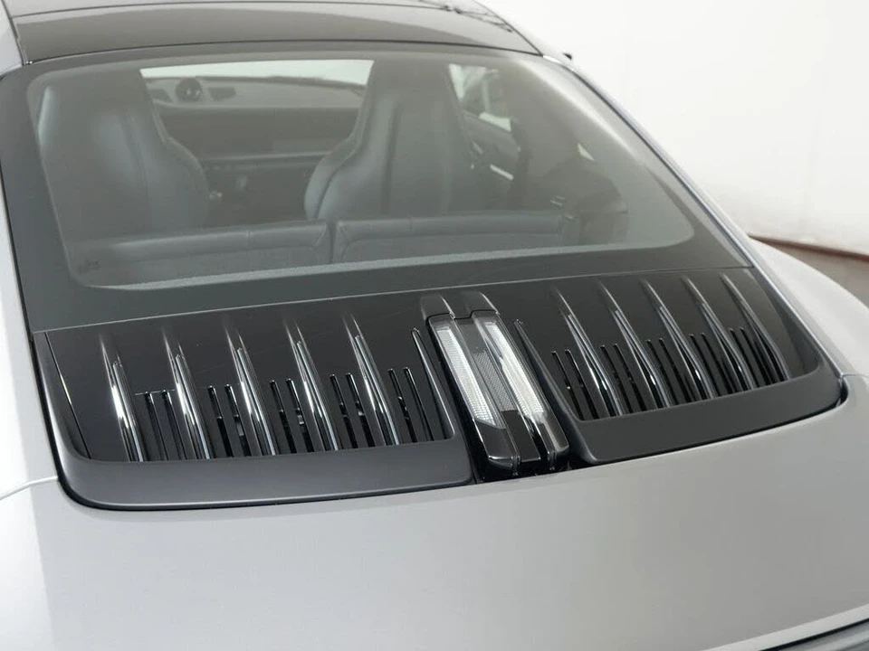 2025 Porsche 992 Carrera T - Image 12 of 31