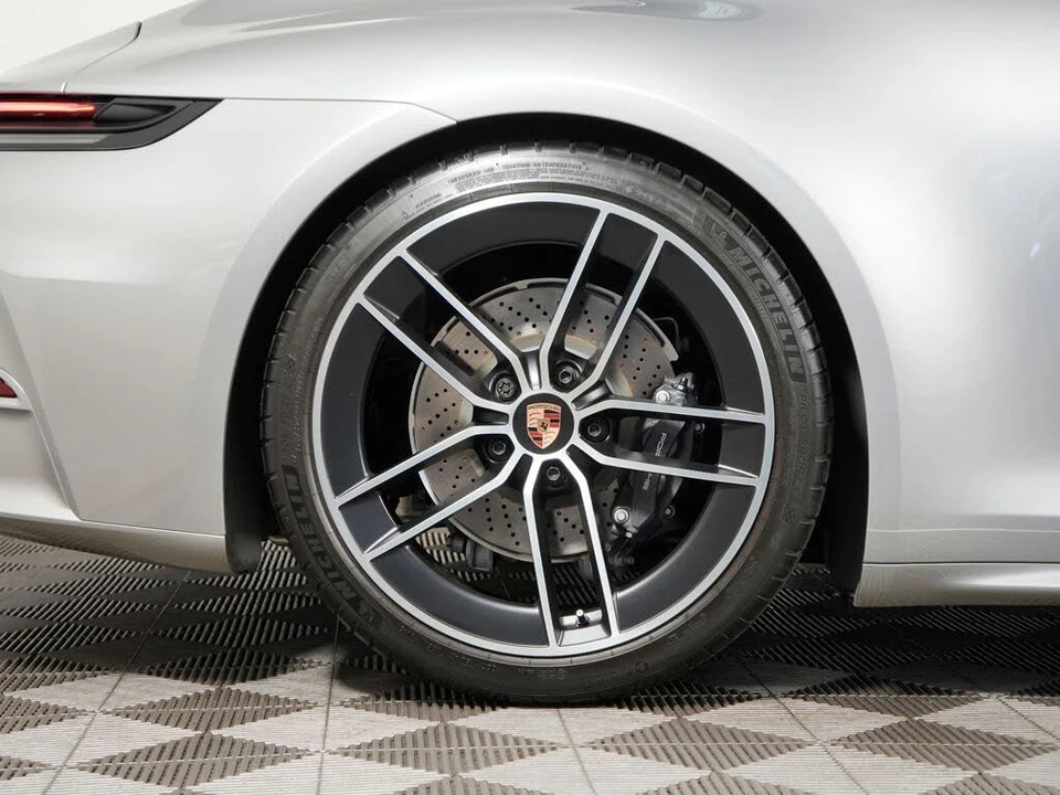 2025 Porsche 992 Carrera T - Image 18 of 31