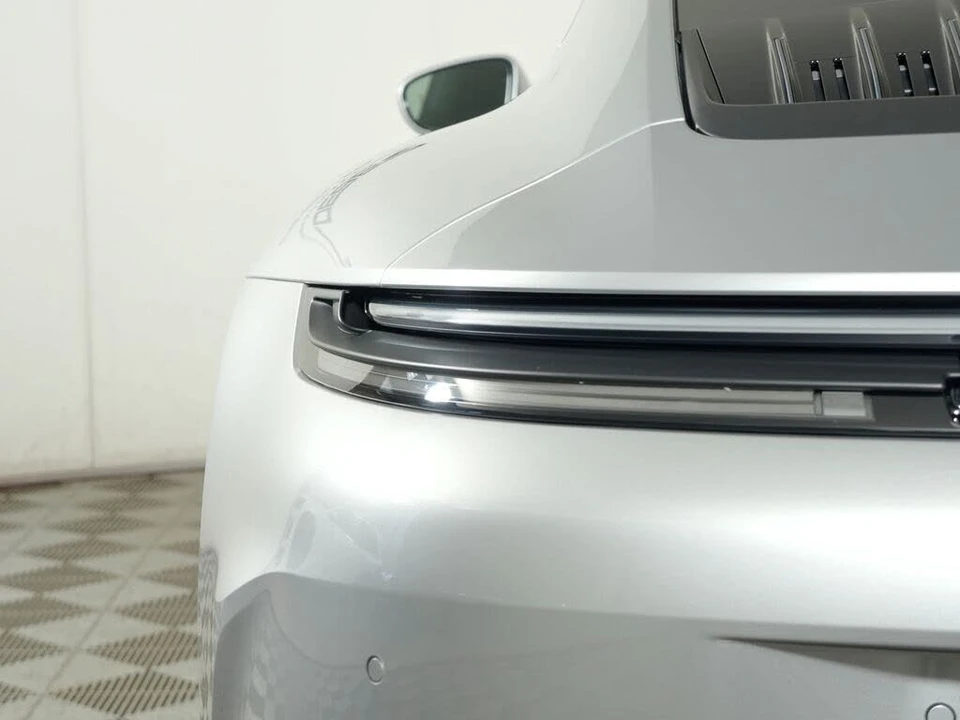2025 Porsche 992 Carrera T - Image 13 of 31