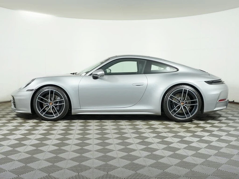 2025 Porsche 992 Carrera T - Image 2 of 31