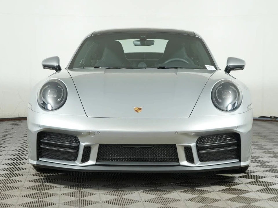 2025 Porsche 992 Carrera T - Image 10 of 31