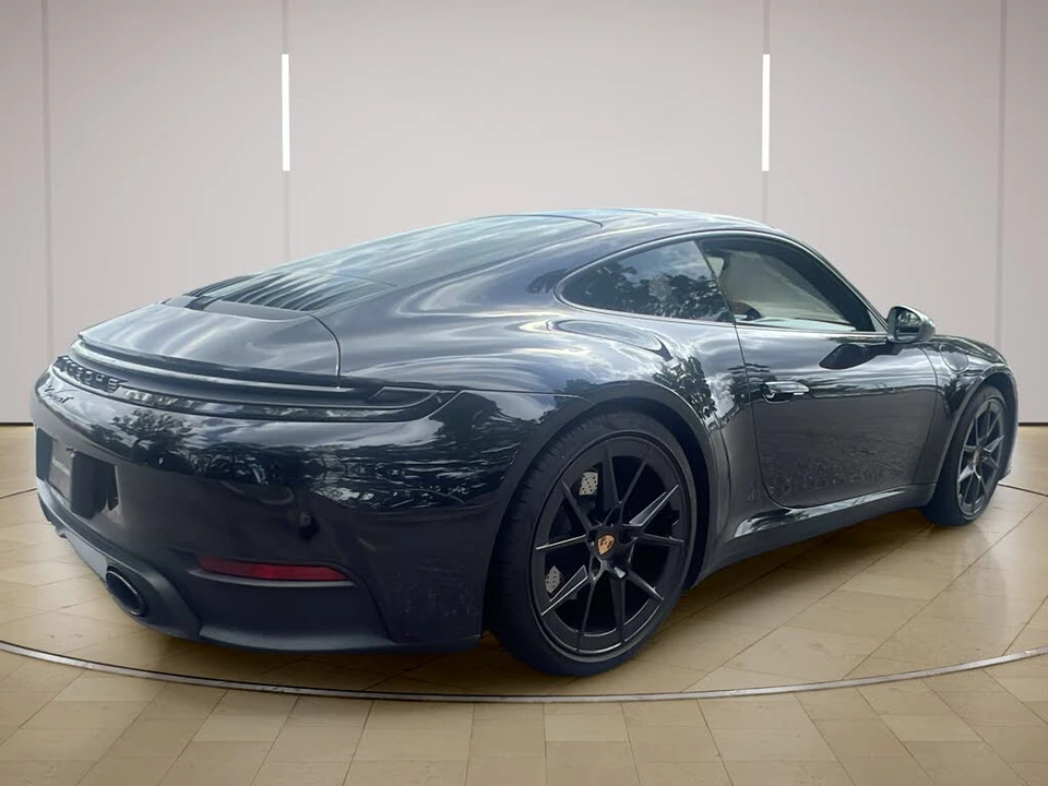 2025 Porsche 992 Carrera T - Image 8 of 31