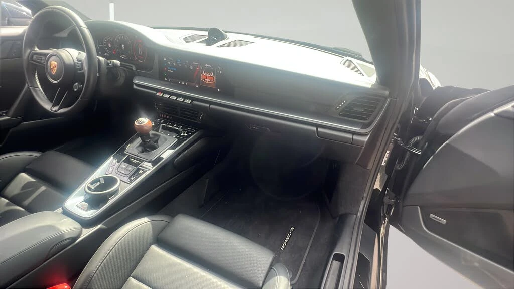 2025 Porsche 992 Carrera T - Image 20 of 31