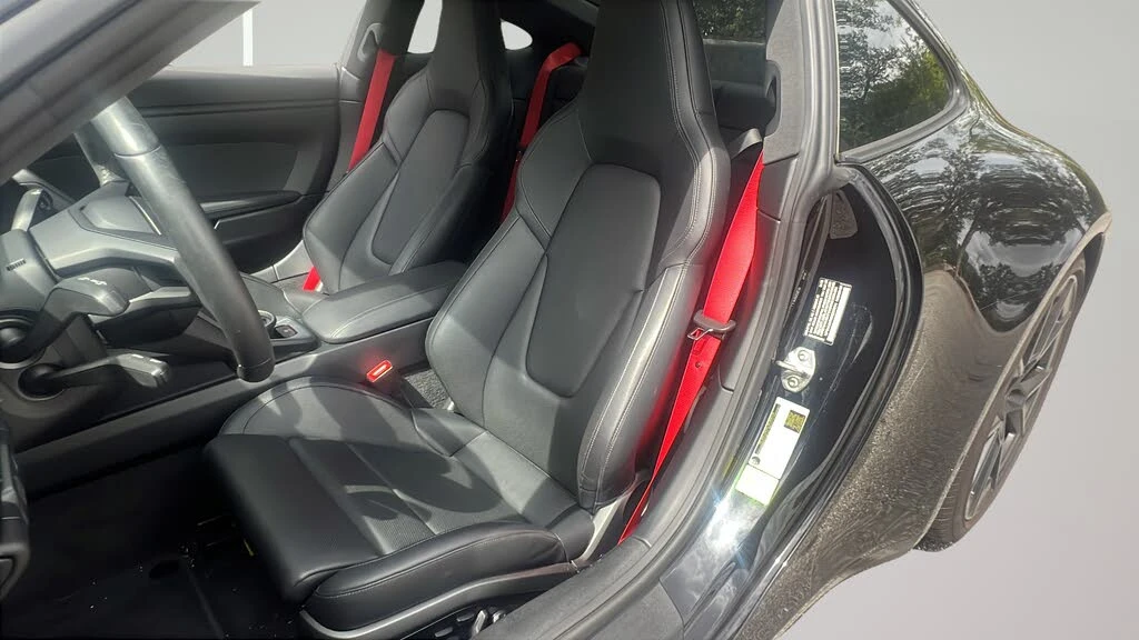 2025 Porsche 992 Carrera T - Image 15 of 31