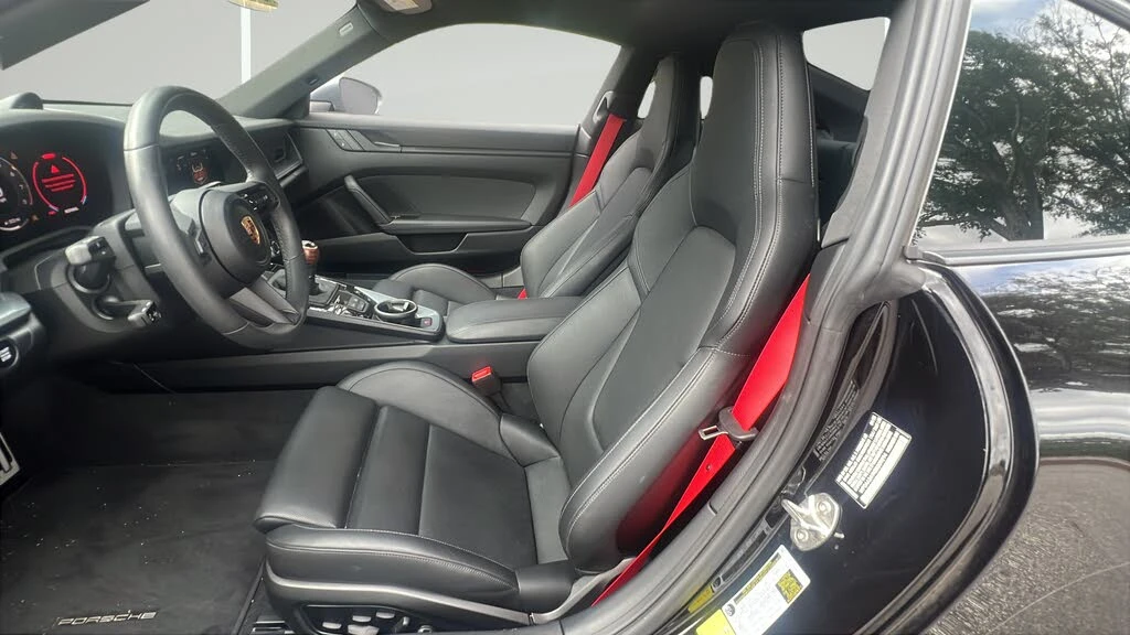 2025 Porsche 992 Carrera T - Image 5 of 31
