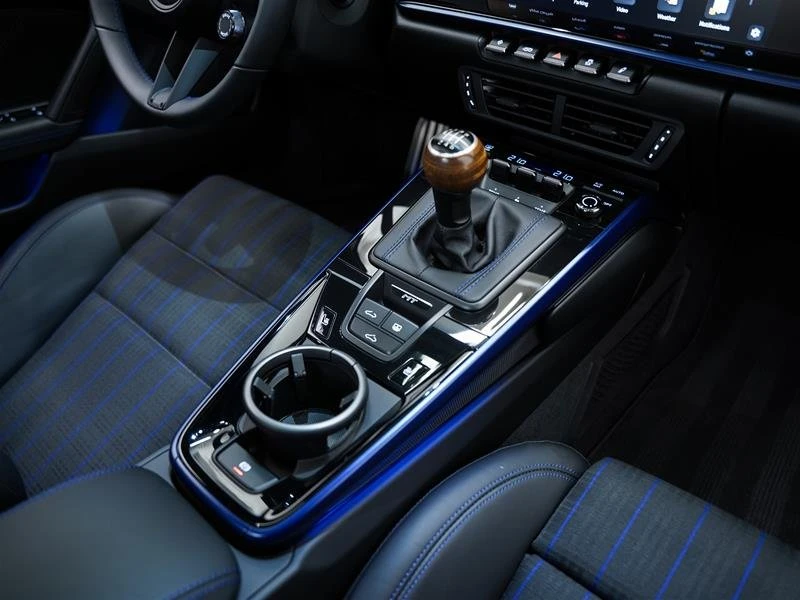 2025 Porsche 992 Carrera T - Image 16 of 20