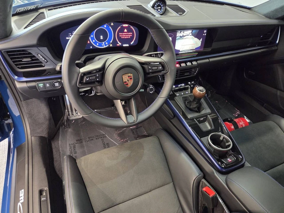 2025 Porsche 992 Carrera T - Image 4 of 5