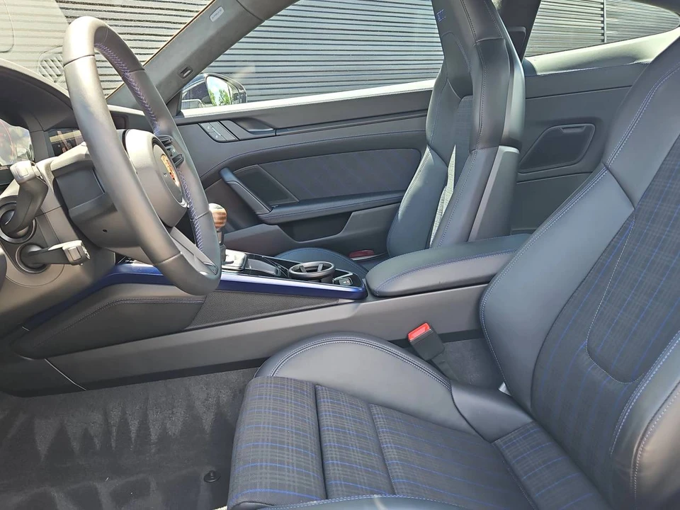 2025 Porsche 992 Carrera T - Image 5 of 5