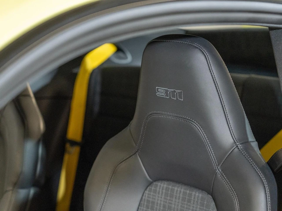 2025 Porsche 992 Carrera T - Image 27 of 29