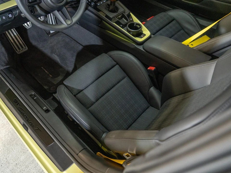 2025 Porsche 992 Carrera T - Image 16 of 29