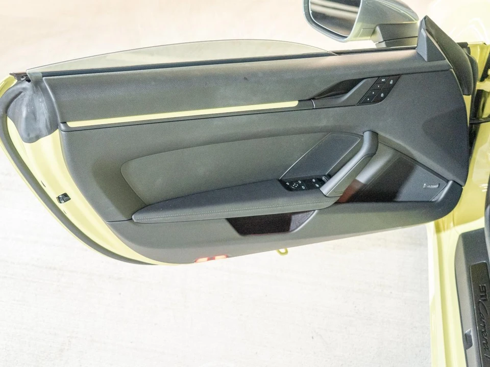 2025 Porsche 992 Carrera T - Image 18 of 29