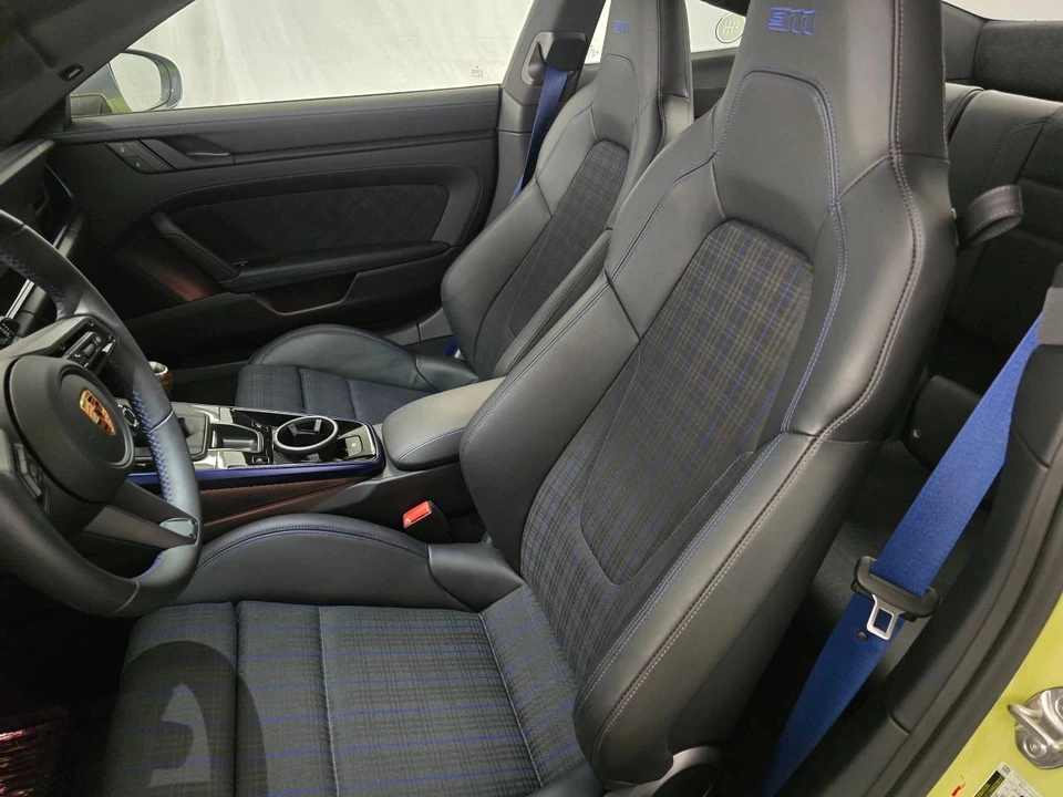 2025 Porsche 992 Carrera T - Image 5 of 5