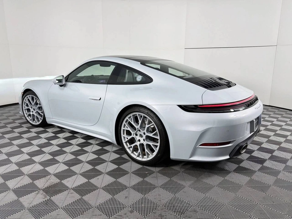 2025 Porsche 992 Carrera T - Image 3 of 5