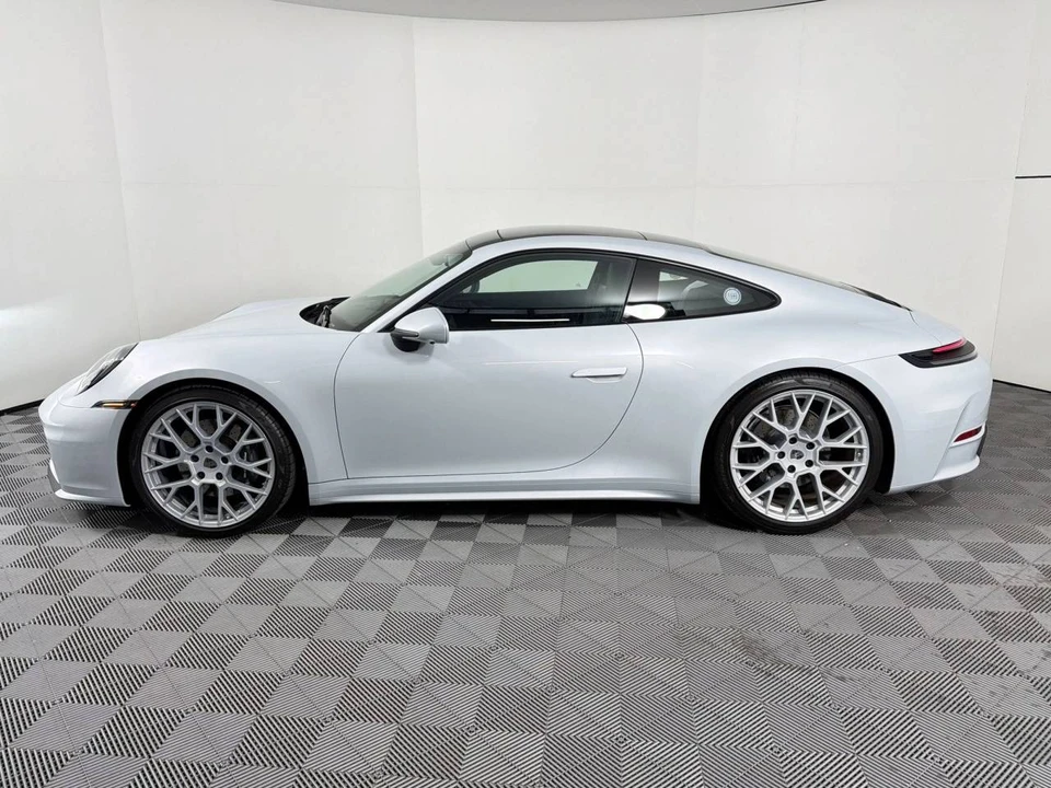 2025 Porsche 992 Carrera T - Image 2 of 5
