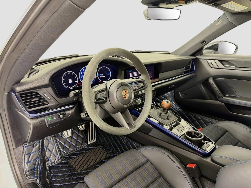 2025 Porsche 992 Carrera T - Image 4 of 4