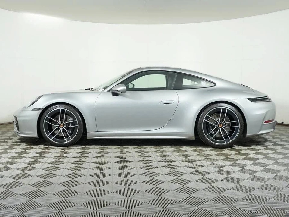2025 Porsche 992 Carrera T - Image 2 of 4