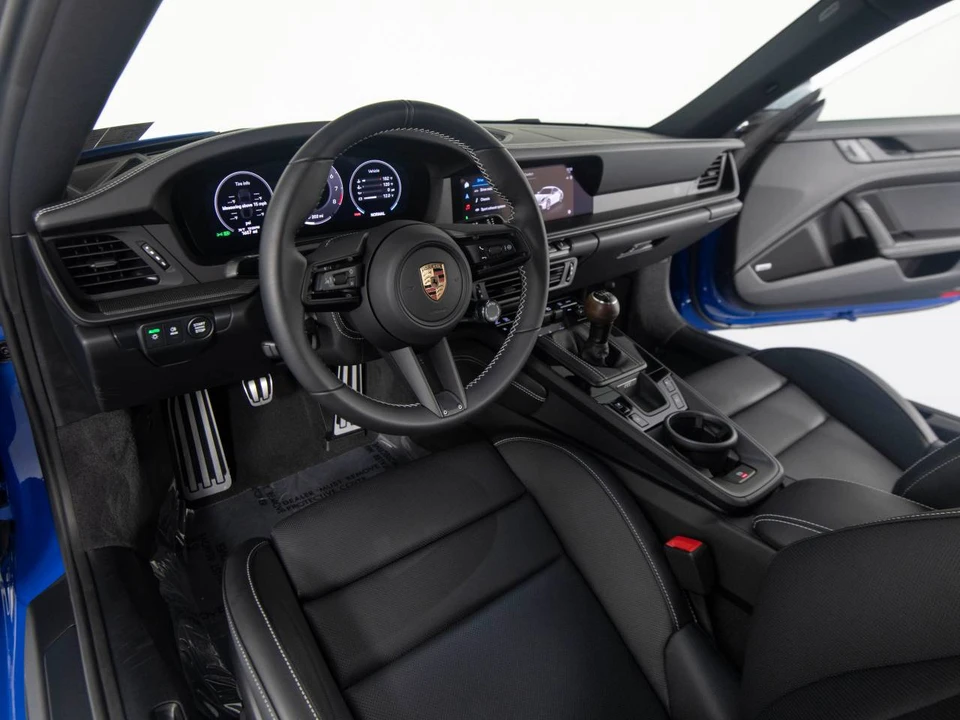 2025 Porsche 992 Carrera T - Image 4 of 5