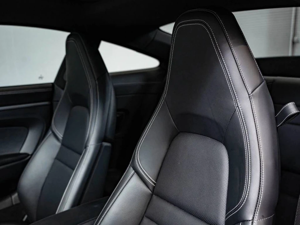 2025 Porsche 992 Carrera - Image 4 of 5
