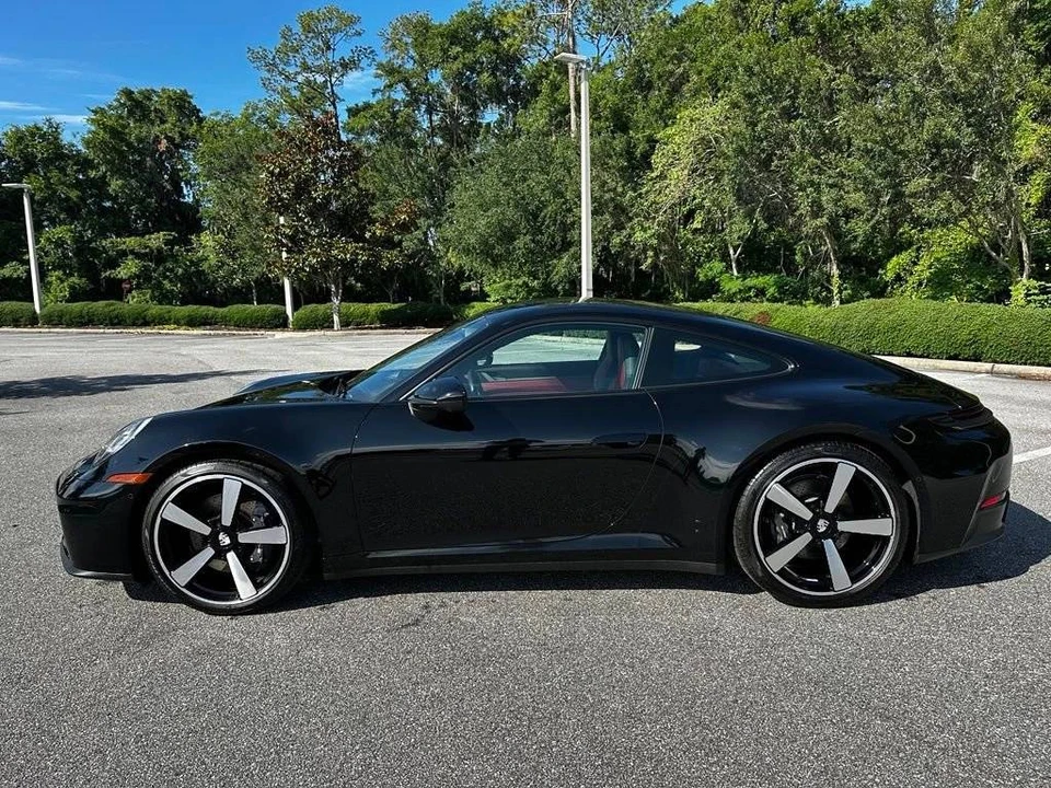 2025 Porsche 992 Carrera - Image 2 of 5