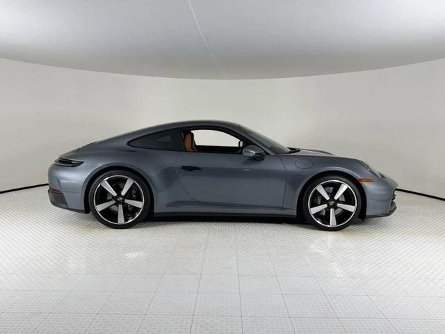 2025 Porsche 992 Carrera - Image 8 of 20